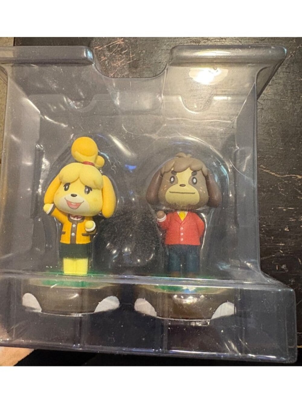 Nintendo Animal Crossing New Horizons Isabelle Winter Outfit Digby Amiibo Figure